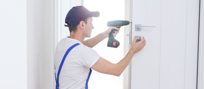 ustanovka-mezhkomnatnyh-d