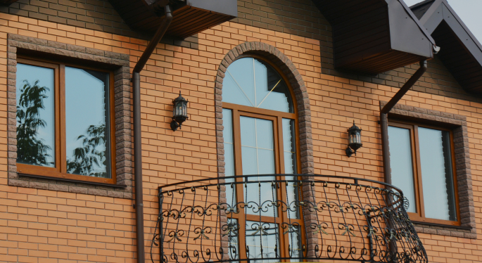 plastikovye-okna-pod-dere