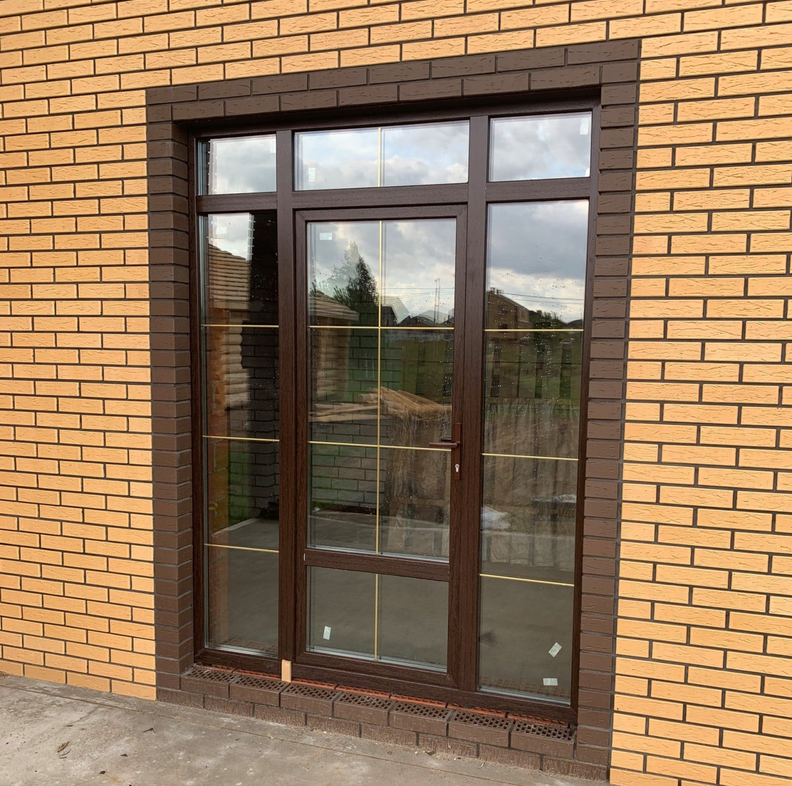 Установка входной группы в загородном доме - фото - 1