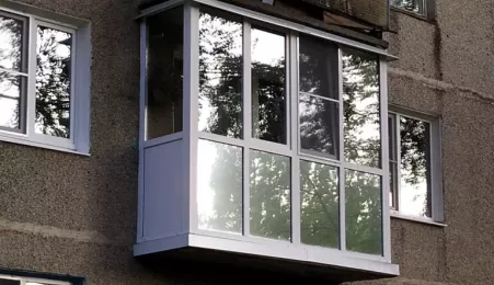 Остекление П-образного балкона в панельном доме - фото - 1