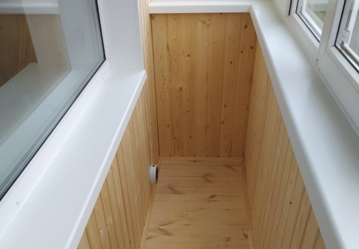 Внутренняя отделка балкона вагонкой - фото - 2